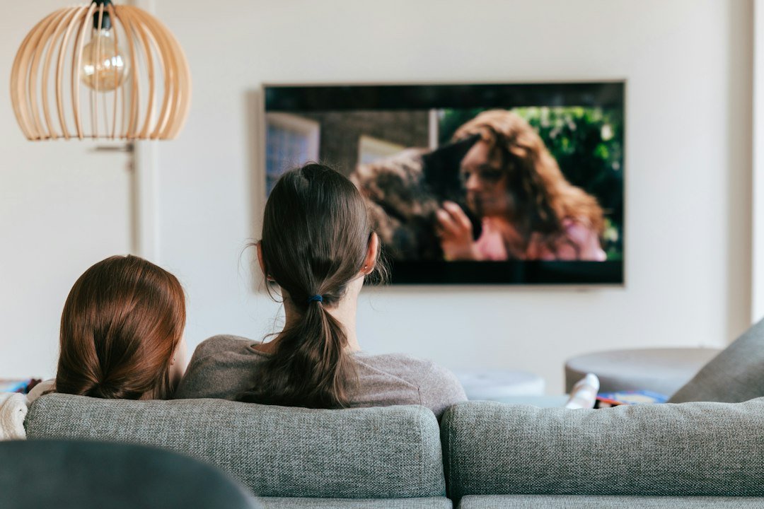 Samen televisie kijken bij vergelijking van zenderlijsten